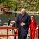 King Harald and Queen Sonja arrive in Osen (Photo: Ned Alley / NTB scanpix)